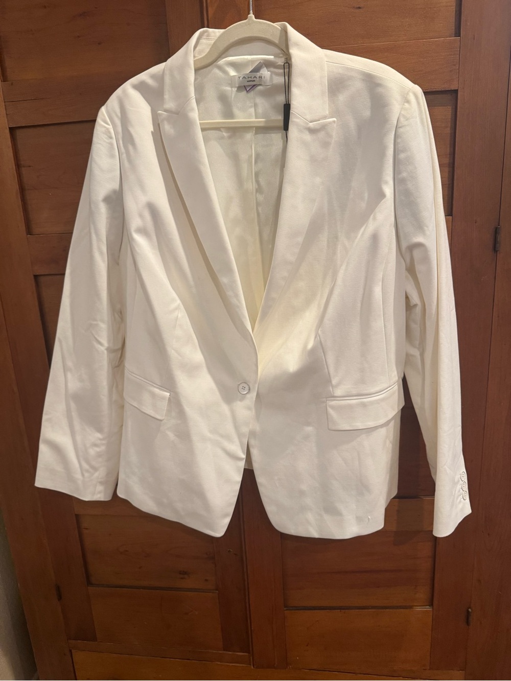 NWT Tahari Women Plus White Tailored One-Button Blazer, size 22